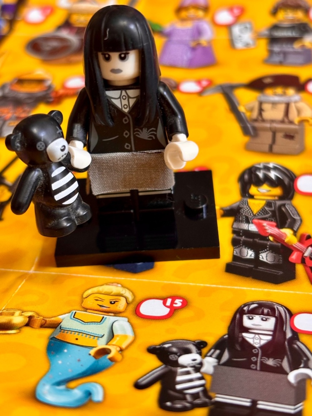 LEGO Series 12 "Spooky Girl" col194 with stand, accessories & pamphlet LIKE NEW!